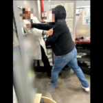 Torino, rapina farmacia ma il titolare reagisce: le immagini della colluttazione