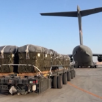 Gaza, aerei militari Usa in volo con aiuti per i civili