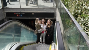 Barcellona, scale mobili metro Sagrada Familia prese d’assalto dai turisti