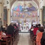 Gaza, decine di palestinesi in chiesa per celebrare domenica di Pasqua