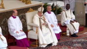 Pasqua, Papa Francesco presiede Messa della domenica