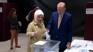 Voto Turchia, Erdogan al seggio