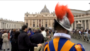 Pasqua, massima allerta in piazza San Pietro per celebrazione messa