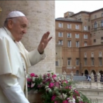 Papa: “La pace non si costruisce mai con le armi”
