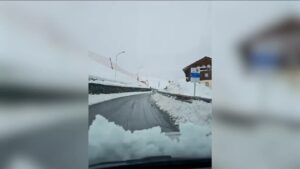 Livigno isolata, 60 centimetri di neve in Valtellina