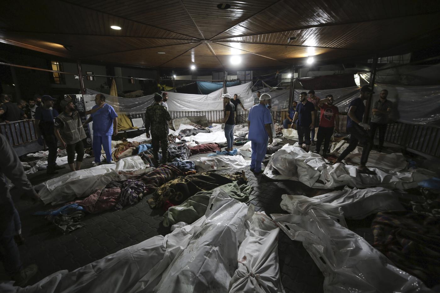 Gaza, Israele si ritira da al-Shifa: decine di cadaveri