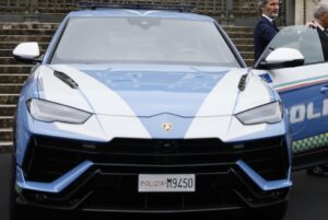 Viminale - Consegna di una Lamborghini Urus alla Polizia di Stato