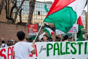 Rona - Manifestazione pro Palestina in corteo dall’università La Sapienza fino alla facoltà di Psicologia