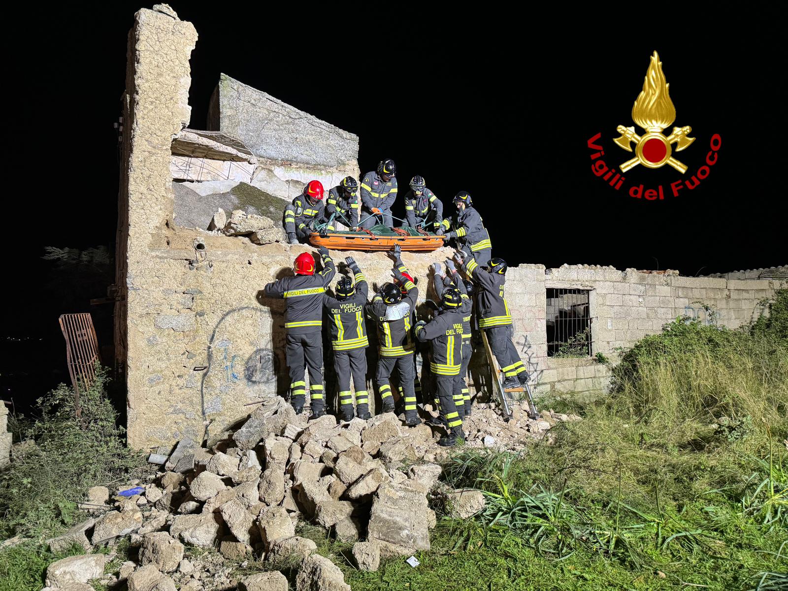 Nuoro, crolla solaio di una casa diroccata: muoiono due adolescenti