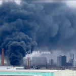 Russia, vasto incendio in un complesso industriale a Ekaterinburg