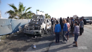 Gaza, operatori umanitari uccisi: le carcasse delle auto colpite