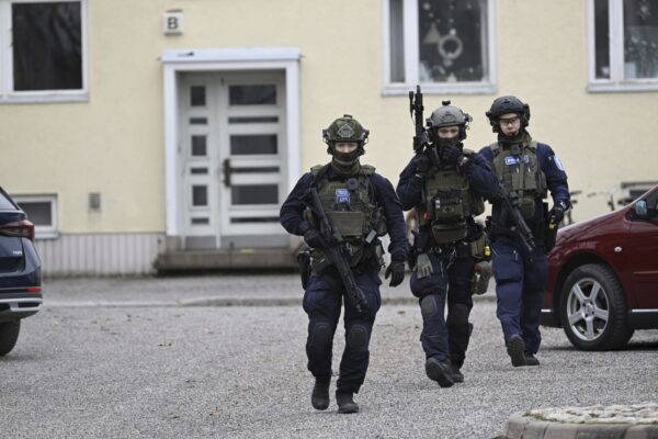 Finlandia, sparatoria in una scuola vicino a Helsinki