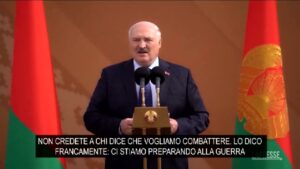 Bielorussia, Lukashenko: “Stiamo preparando i nostri ragazzi alla guerra”