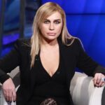 Lory Del Santo: “Mia mamma mi picchiava quando dicevo la verità”