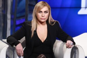 Lory Del Santo: “Mia mamma mi picchiava quando dicevo la verità”