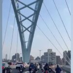 Terremoto a Taiwan, il ponte che oscilla e le onde in piscina: le immagini dai social