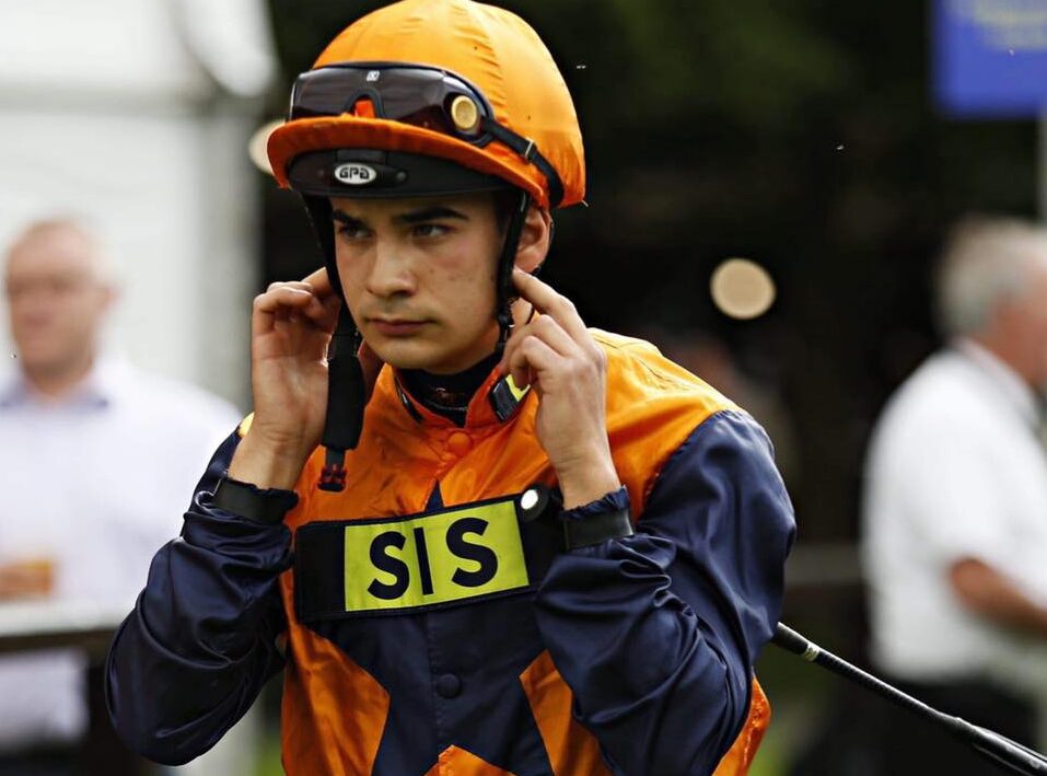 Ippica, addio a Stefano Cherchi: morto in Australia fantino sardo 23enne Ippica, addio a Stefano Cherchi: morto in Australia fantino sardo 23enne