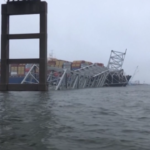 Baltimora, il video del luogo dell’impatto: la nave incastrata tra le travi d’acciaio del ponte