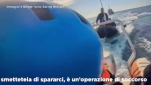 Migranti, gli spari della guardia costiera libica contro la nave ong Mare Jonio
