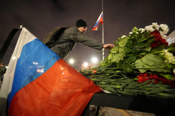 Attentato Mosca, foto bandiera Ucraina in telefono attentatore Crocus