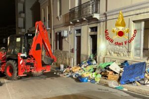 Cagliari, scoppia incendio in casa: morto un uomo