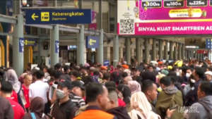 Indonesia, in milioni in viaggio per la fine del Ramadan
