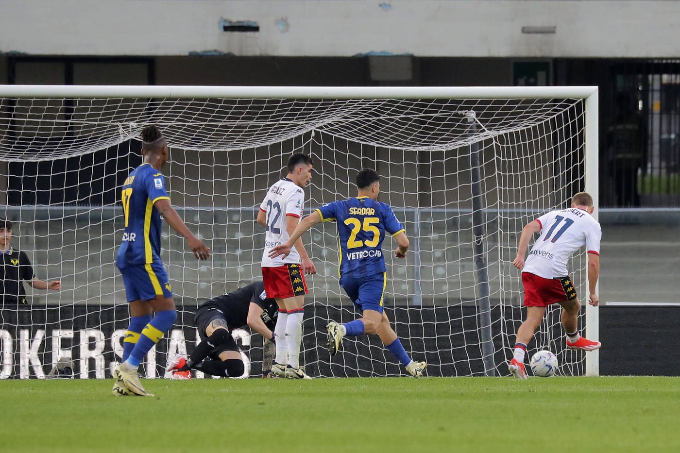 Verona-Genoa 1-2, ko pesante per Baroni