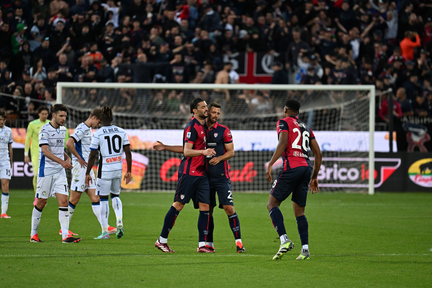 Cagliari-Atalanta 2-1, colpo salvezza per Ranieri Cagliari-Atalanta 2-1, colpo salvezza per Ranieri