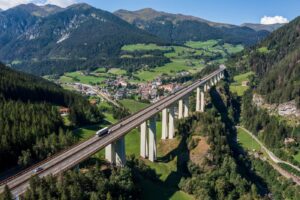 THEMENBILD, Südtirol aus der Vogelperspektive, Gossensass