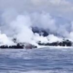 Ecuador, le immagini dell’eruzione del vulcano ‘La Cumbre’ sull’isola di Fernandina