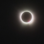 Eclissi totale di Sole, il cielo si oscura a Eagle Pass in Texas