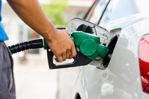 Carburanti, in autostrada benzina self a 1,985 euro al litro