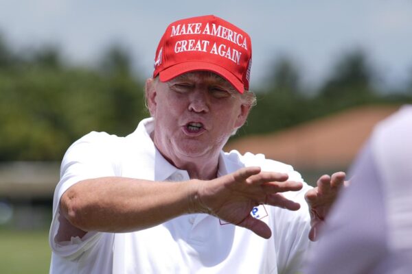 Usa, Trump: “Singoli stati abbiano proprie leggi su aborto”