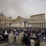 Vaticano: “Vietare la maternità surrogata a livello universale”