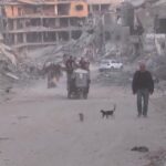 Gaza, i palestinesi tornano nelle strade di Khan Younis