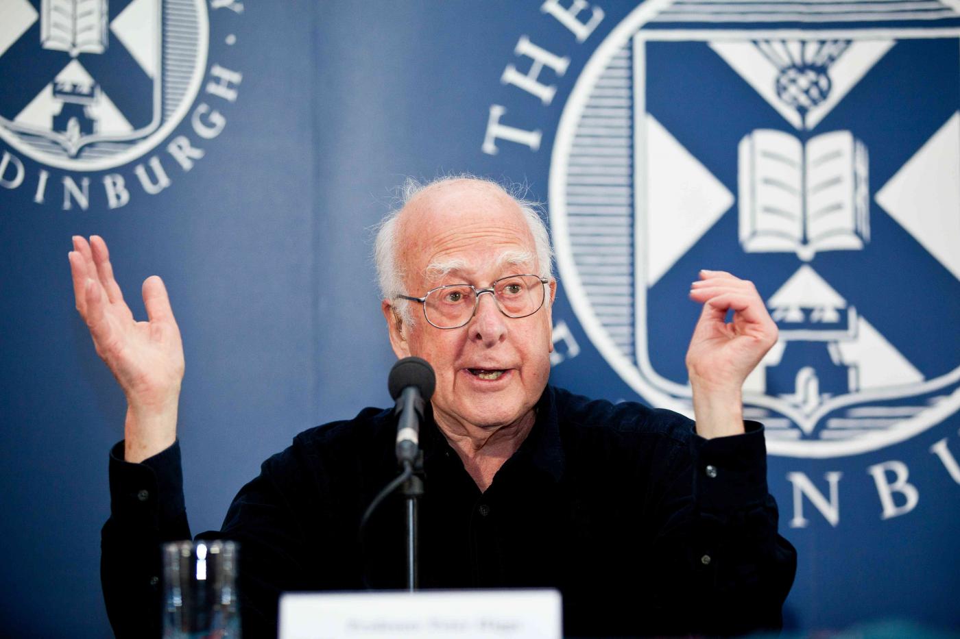 Peter Higgs, è morto il fisico che teorizzò la ‘particella di Dio’