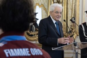 Sicurezza, Mattarella: “Ferma condanna per aggressioni ad agenti”