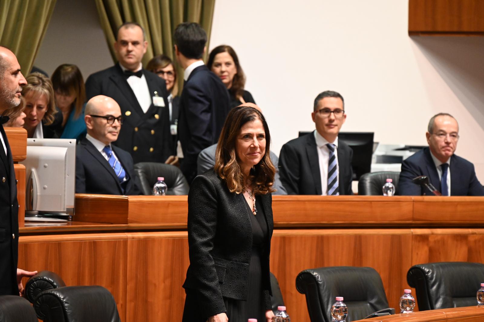 Sardegna, Todde giura in Consiglio Regionale