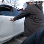 Chicago, polizia uccide afroamericano con 96 colpi: il video