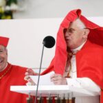 PAPA DURANTE L'ANGELUS A VIENNA
