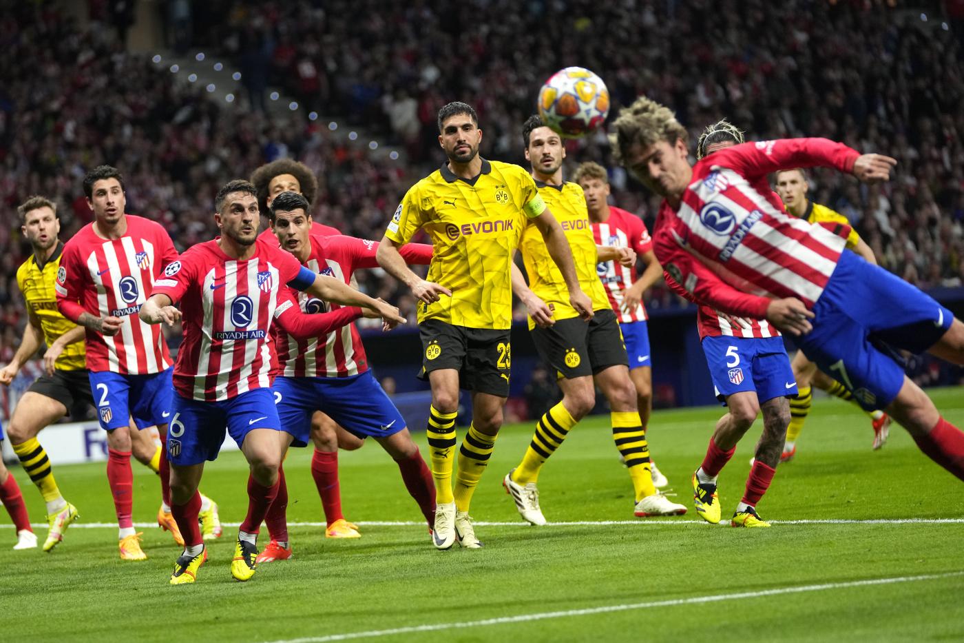 Champions League, Atletico Madrid e Barcellona battono Dortmund e Psg Champions League, Atletico Madrid e Barcellona battono Dortmund e Psg
