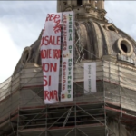 Roma, attivisti movimenti per la casa su cantieri in piazza Venezia