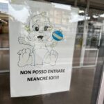 Firenze, niente neonati ai colloqui con genitori: il cartello comparso alla scuola Don Milani