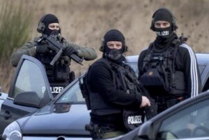 Germania, sparatoria per strada a Kusel: uccisi due agenti di polizia durante pattugliamento