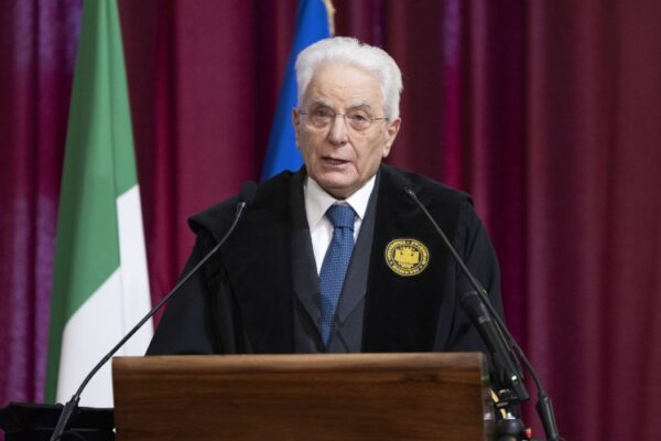 Università, Mattarella: “Senza critica e dissenso non si aiutano libertà e pace”