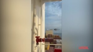 Medioriente, nave attaccata vicino a Stretto di Hormuz: sospetti sull’Iran