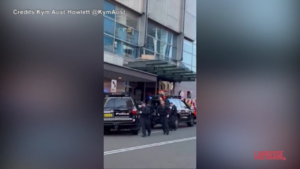 Australia, attacco in centro commerciale a Sydney: l’arrivo della polizia