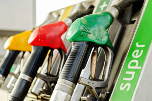 Carburanti, in centinaia di impianti benzina venduta ad oltre 2,5 euro al litro