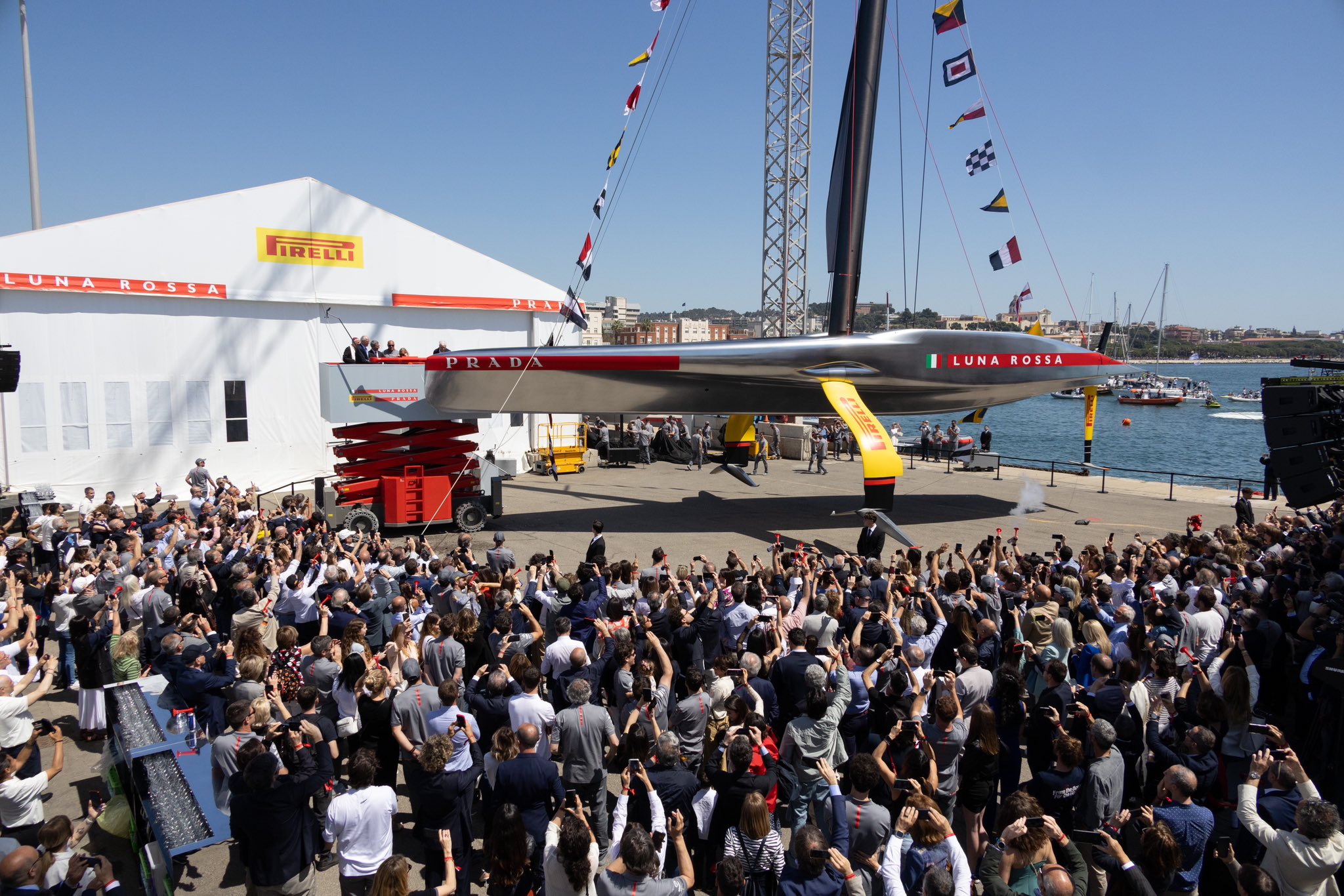 Vela, varata a Cagliari nuova Luna Rossa per l’America’s Cup