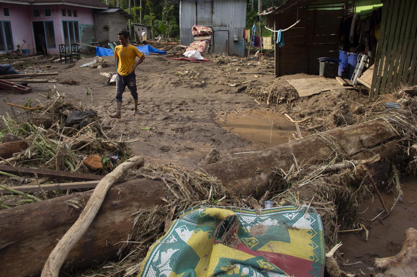 Indonesia, frane sull’isola di Sulawesi: 18 morti e due dispersi